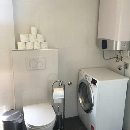Modern Bright With Free Parking Space Lublana